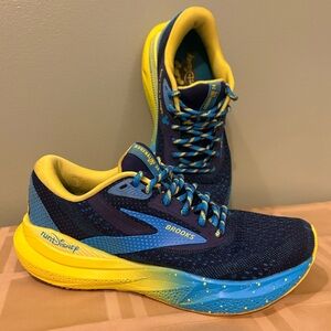 Brooks Adrenaline GTS 24 runDisney running shoes women’s 7.5 blue & yellow